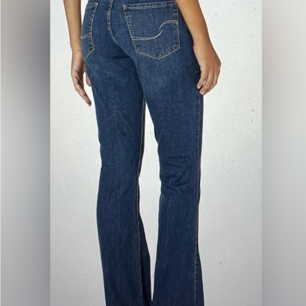 Levi’s Signature 14 Long Mid rise Bootcut Women’s Jean